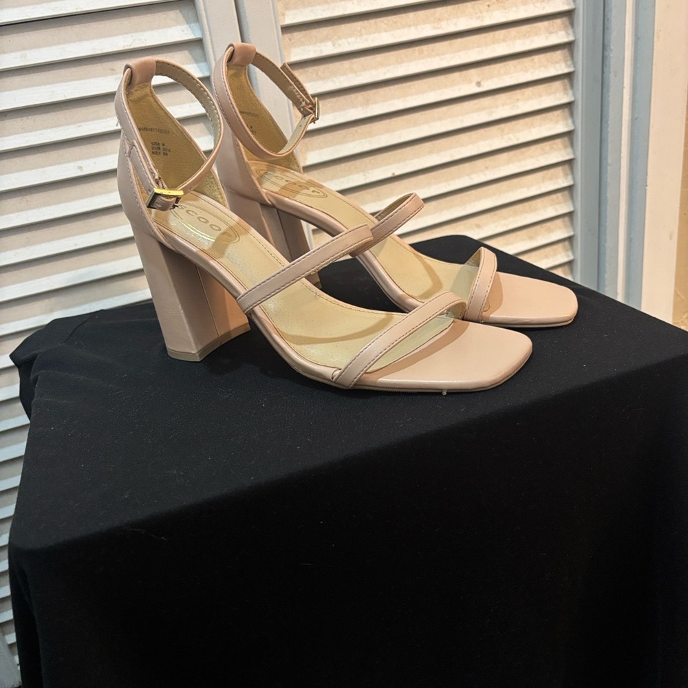 Scoop NYC Beige Block Heel Sandals